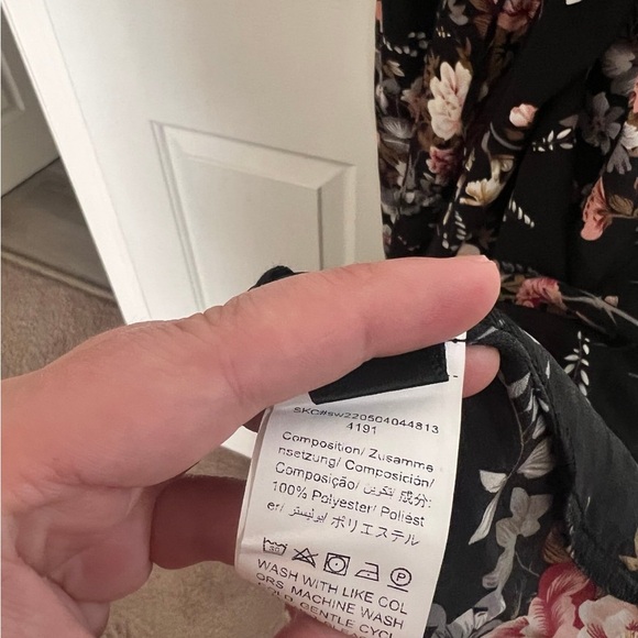 SHEIN floral print cold shoulder lace up front wrap maxi dress. - Picture 9 of 9